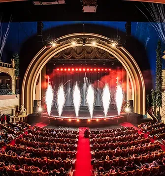 grand rex fontaine dansante et feu d'artifice intérieur 3