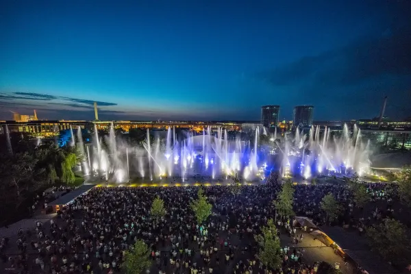 giant water show at autostadt volkswagen wolfsburg germany 6