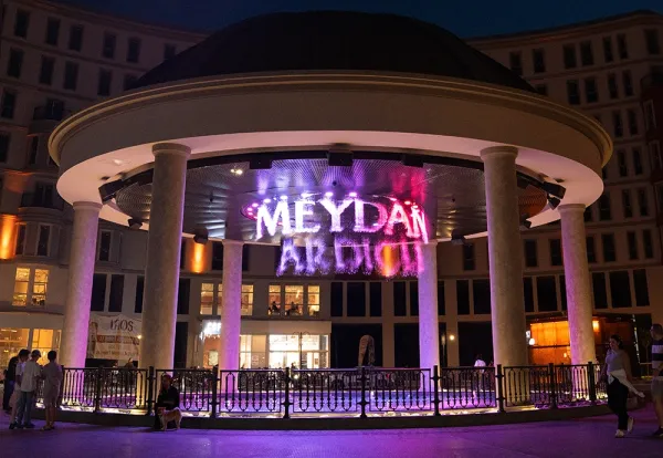 Istanbul aqua graphic meydan ardicli 2024 13