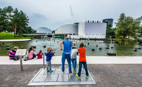 hopscotch interactive fountain at autostadt volkswagen wolfsburg germany