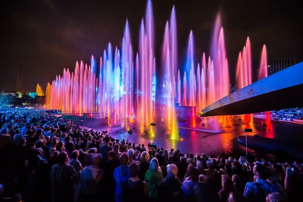 giant water show at autostadt volkswagen wolfsburg germany 18