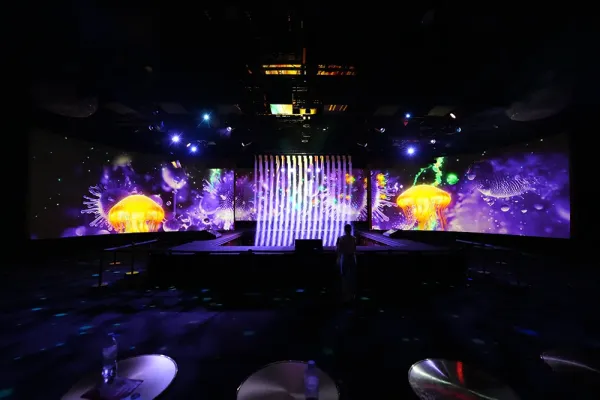 aqua graphic water curtain lido 2025 3